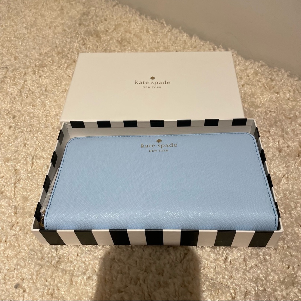 Brand new Kate spade Stacey wallet